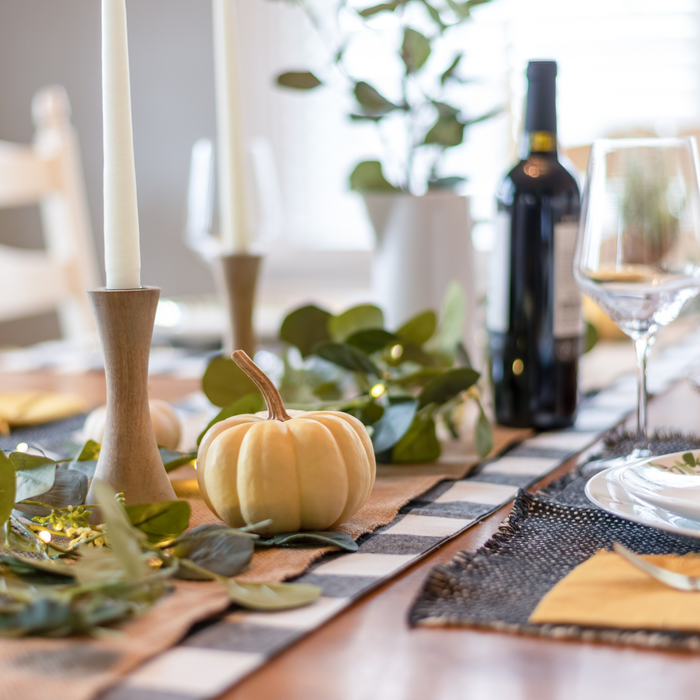 How to Enhance Your Event Decor with Table Runners