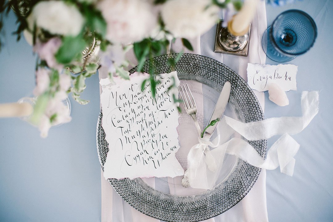 How To Use Charger Plates for Your Table Settings