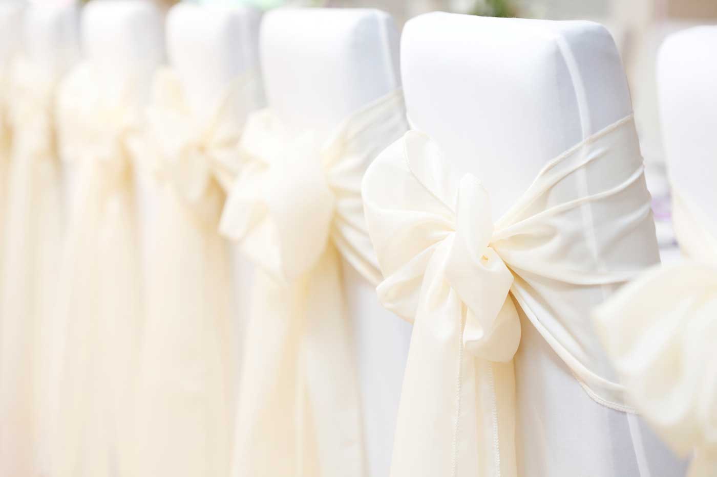 Banquet vs. Folding Chairs: Choosing the Right Chair Cover