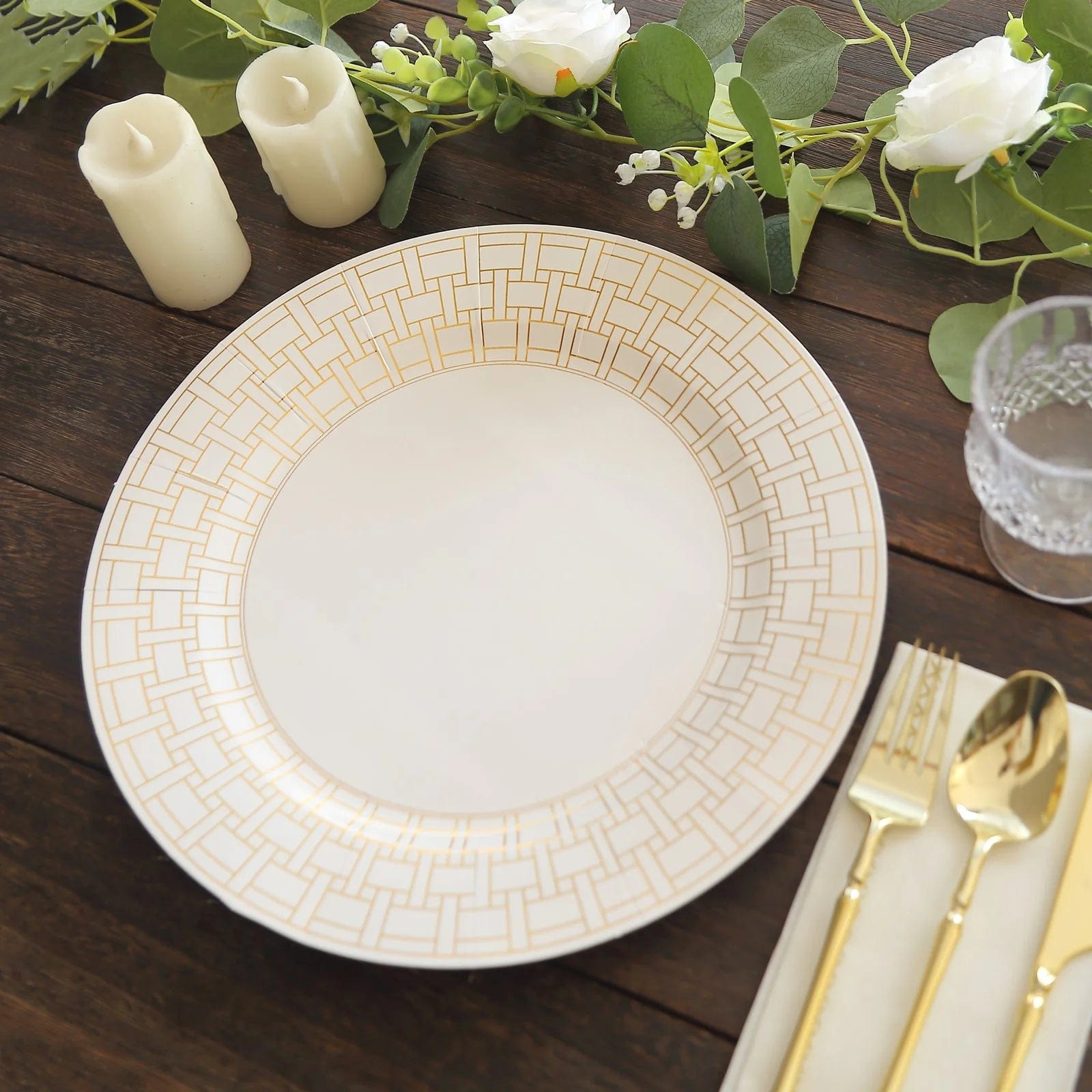 10 Cardstock Paper Charger Plates with Basketweave Pattern Rim - White and Gold DSP_CHRG_R0028_WHGD