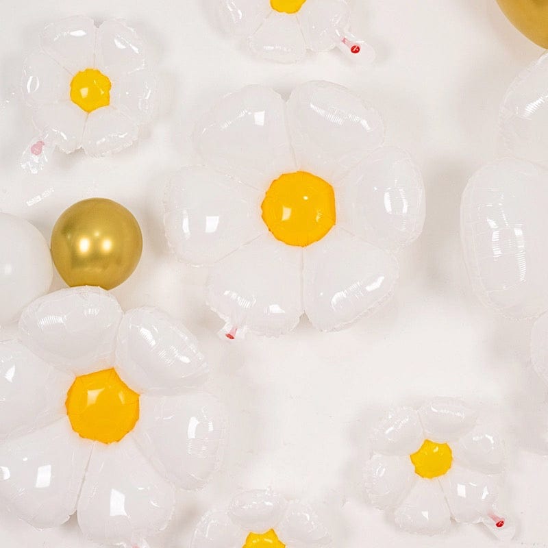 10 Daisy Flower-Shaped Mylar Foil Party Balloons - White BLOON_FOL0025_SET_WHT
