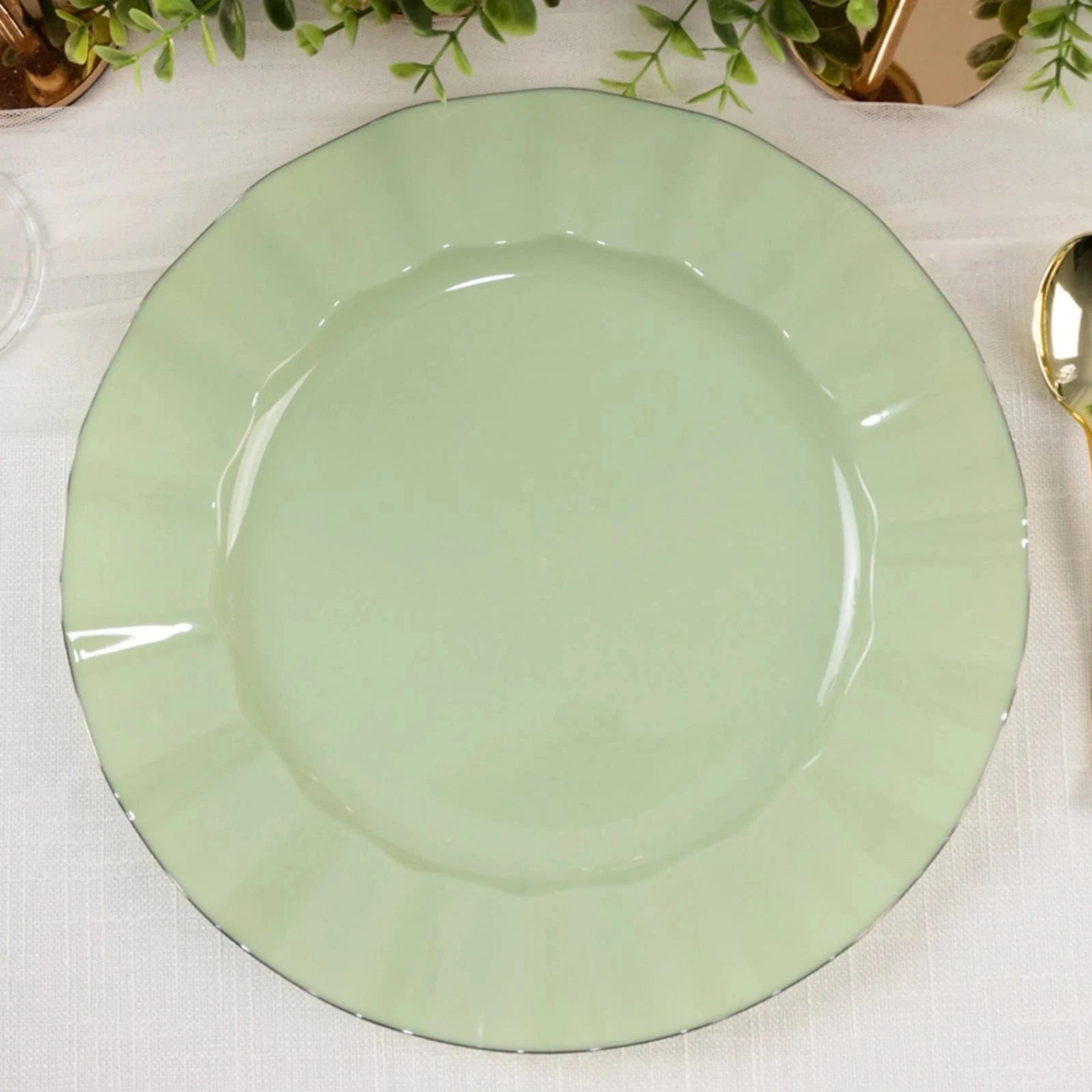 10 Round Plastic Salad Dinner Plates with Gold Wavy Rim - Disposable Tableware