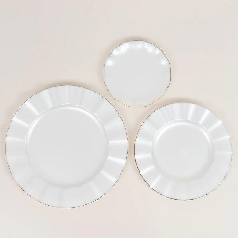 10 Round Plastic Salad Dinner Plates with Gold Wavy Rim - Disposable Tableware