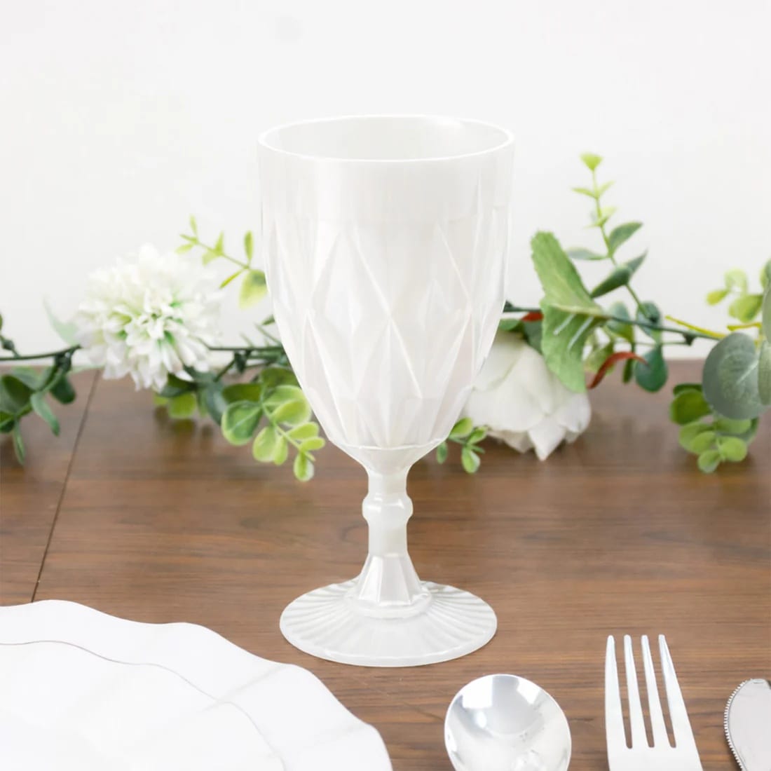 12 Diamond Cut 11oz Vintage Goblets Plastic Wine Glasses