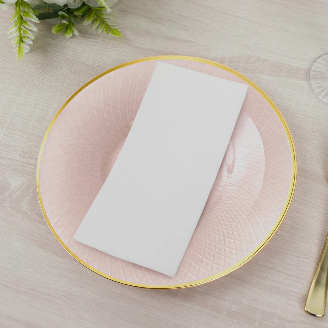 20 Round Plastic Salad Dinner Plates with Diamond Cut Pattern and Gold Rim