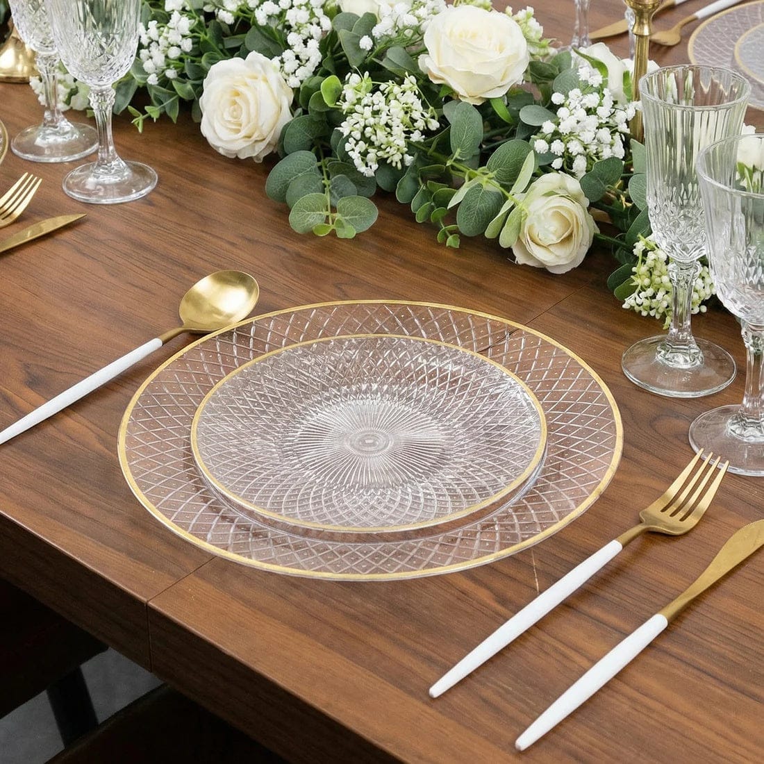 20 Round Plastic Salad Dinner Plates with Diamond Cut Pattern and Gold Rim