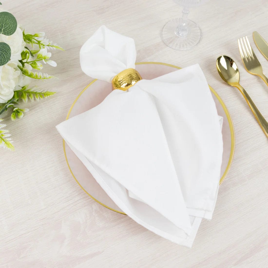 20 Round Plastic Salad Dinner Plates with Diamond Cut Pattern and Gold Rim