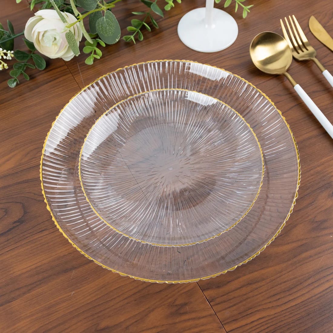 20 Round Plastic Salad Dinner Plates with Ribbed Pattern and Gold Rim - Clear