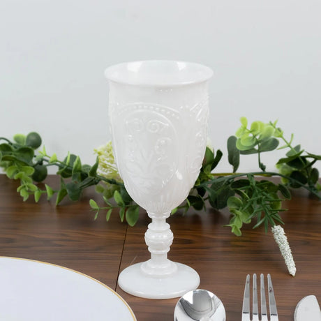 24 Transparent 10 oz Retro Embossed Plastic Wine Glasses