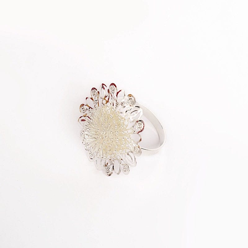 4 Metal 2" Elegant Daisy Flower Napkin Rings - Silver NAP_RING40_SILV