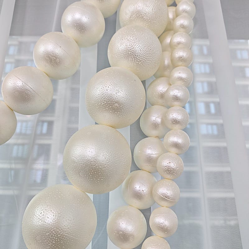 5 ft Foam Garland with 20 Pearls - White BKDP_DECOR_PRL_8CM_WHT
