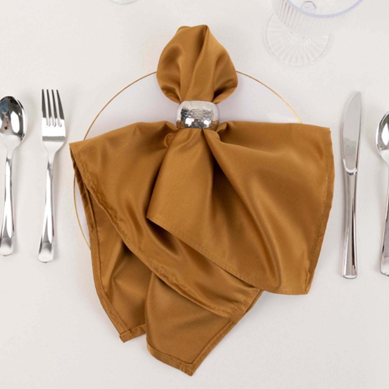 5 Lamour Satin Napkins