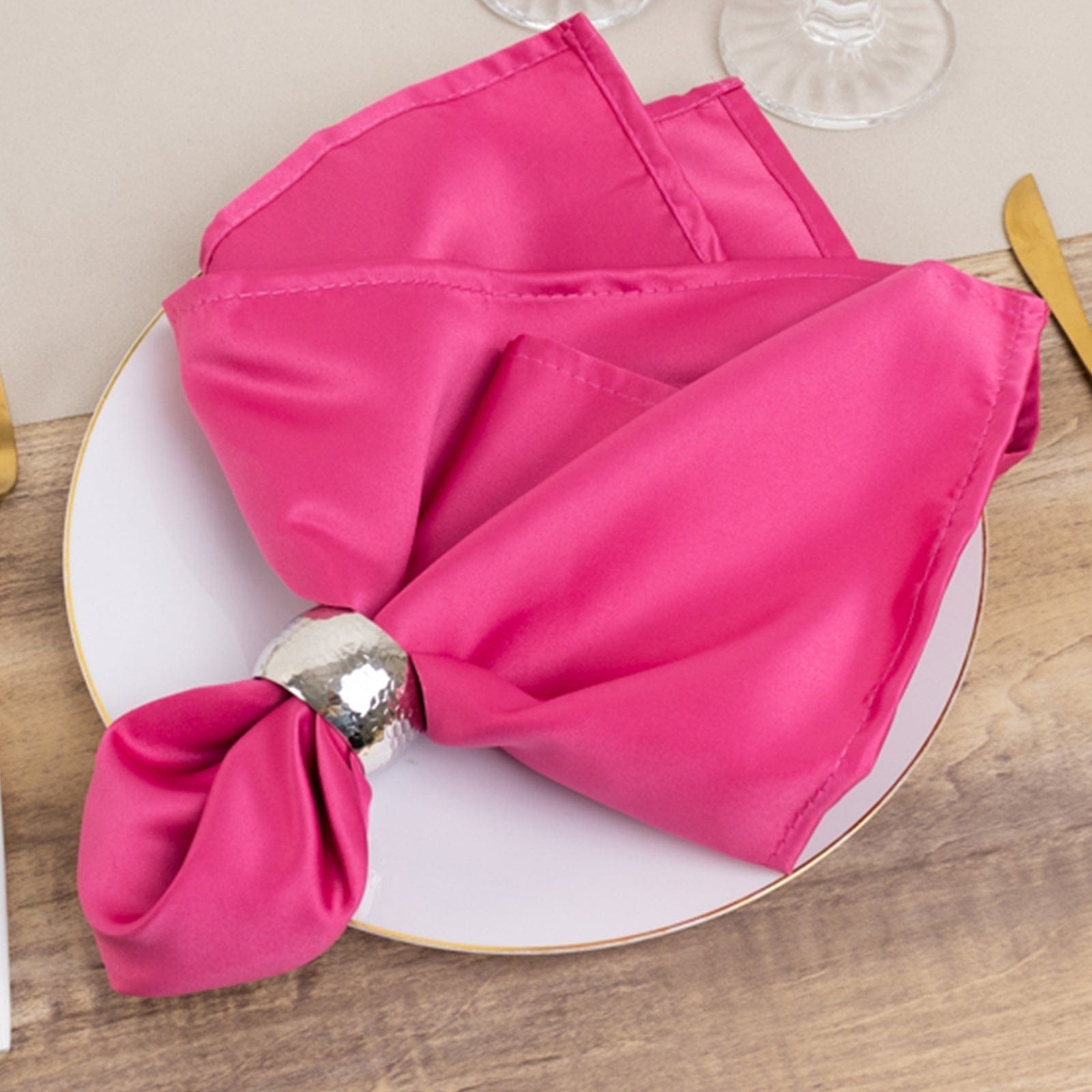 5 Lamour Satin Napkins