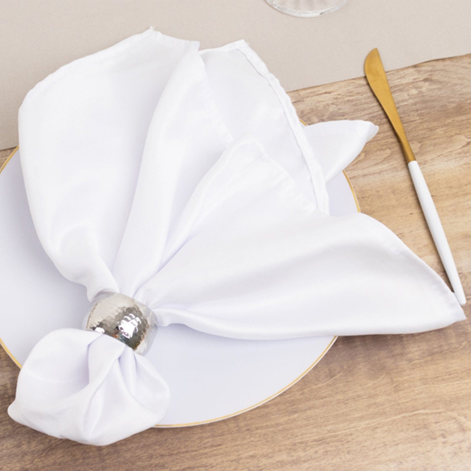 5 Lamour Satin Napkins