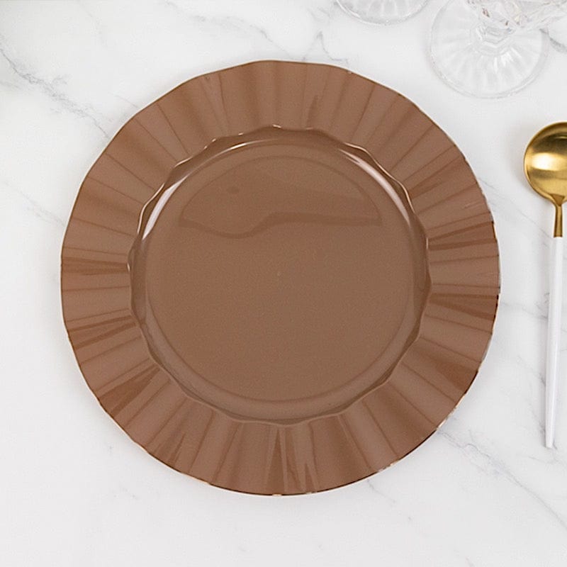 10 Round Plastic Salad Dinner Plates with Gold Wavy Rim - Disposable Tableware
