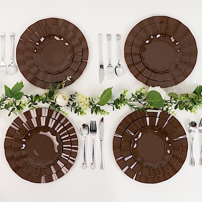 10 Round Plastic Salad Dinner Plates with Gold Wavy Rim - Disposable Tableware