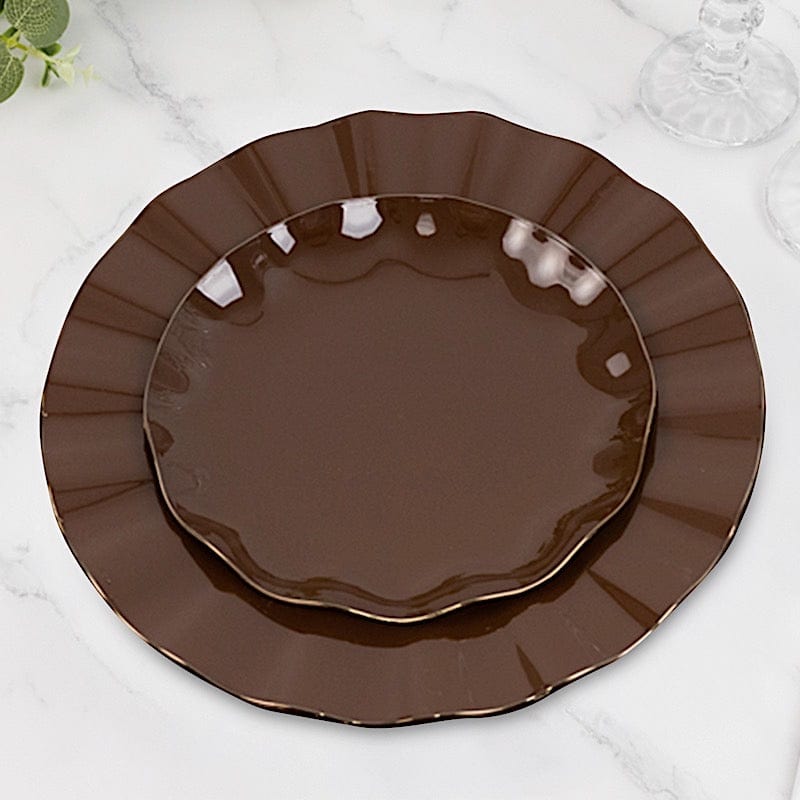 10 Round Plastic Salad Dinner Plates with Gold Wavy Rim - Disposable Tableware