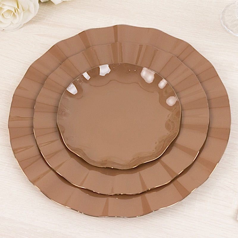 10 Round Plastic Salad Dinner Plates with Gold Wavy Rim - Disposable Tableware