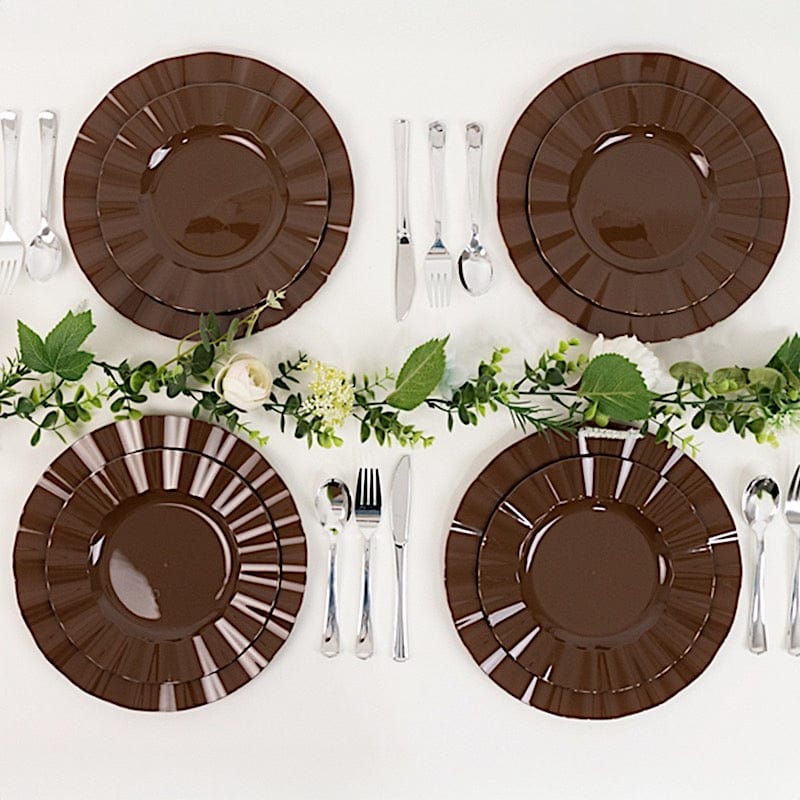 10 Round Plastic Salad Dinner Plates with Gold Wavy Rim - Disposable Tableware