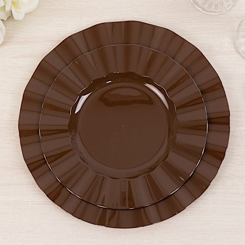 10 Round Plastic Salad Dinner Plates with Gold Wavy Rim - Disposable Tableware