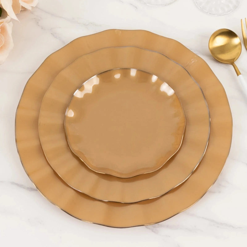 10 Round Plastic Salad Dinner Plates with Gold Wavy Rim - Disposable Tableware