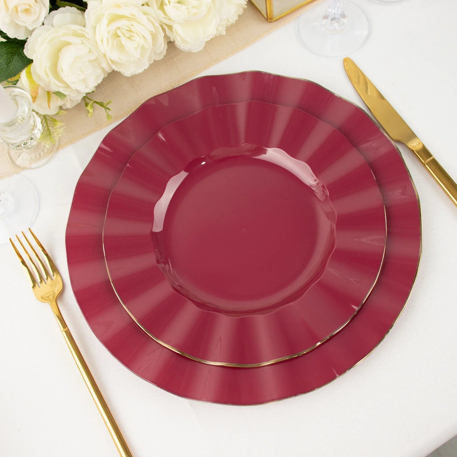 10 White Round Plastic Salad Dinner Plates with Gold Wavy Rim - Disposable Tableware