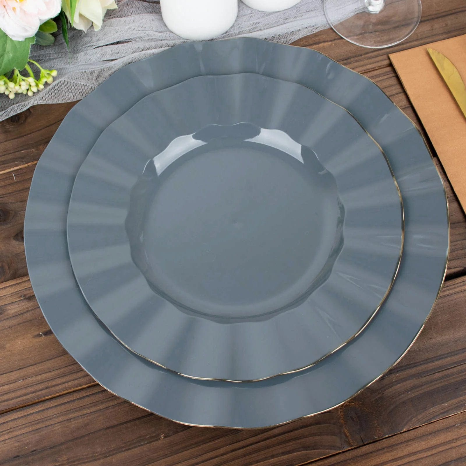 10 White Round Plastic Salad Dinner Plates with Gold Wavy Rim - Disposable Tableware