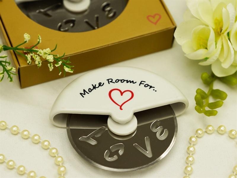 4" Individually Wrapped Pizza Cutter in a Fancy Favor Box FAV_ST_PIZZA