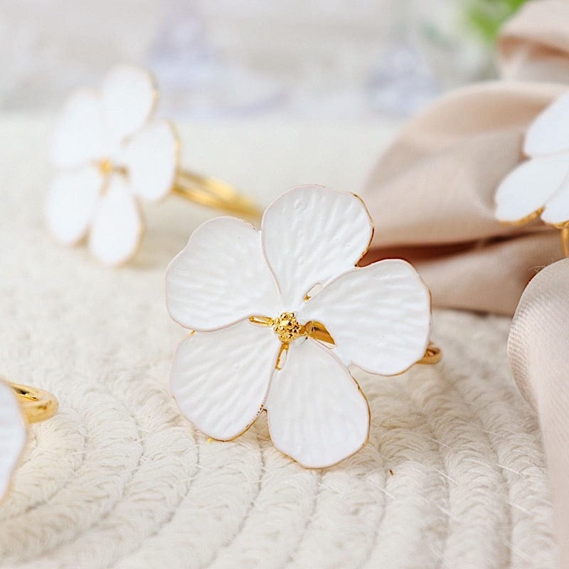 4 Metallic Napkin Rings with Flower Design - Gold and White NAP_RING27_WHTGD