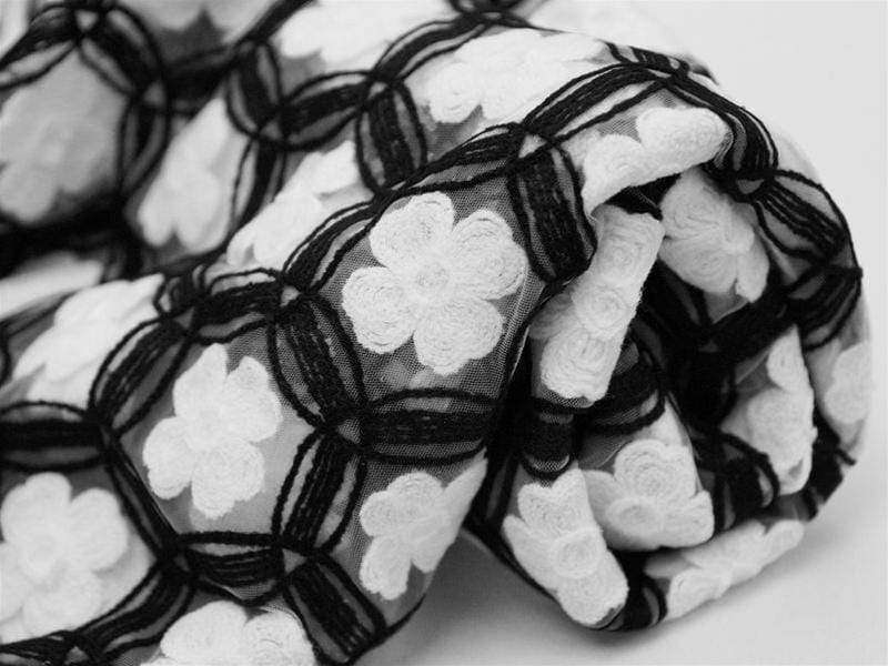 54" x 4 yards Knit Ribbon Roses on Tulle Fabric Bolt - Black and White FAB_5442_WHT_BLK